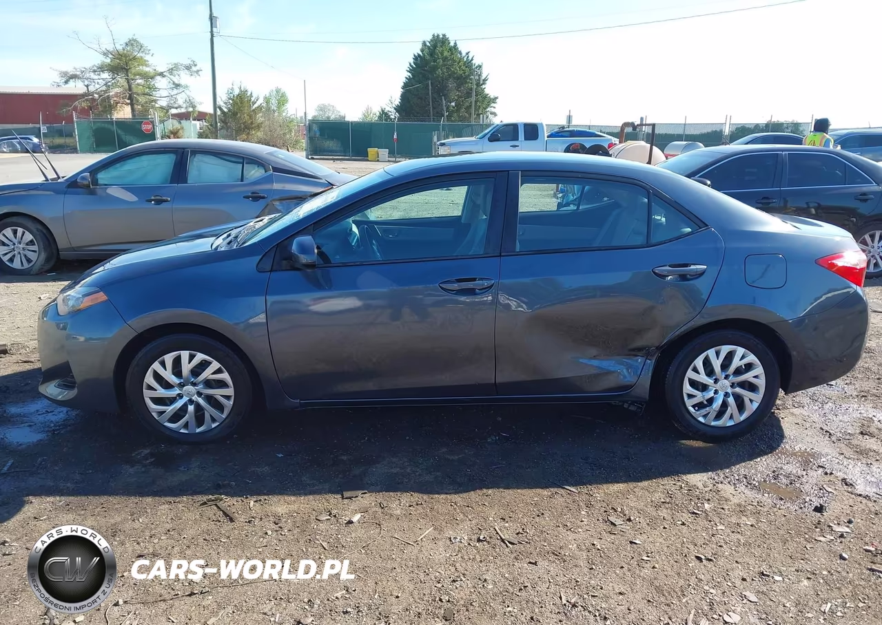 2019 Toyota Corolla Le VIN:2T1BURHE6KC193183 - 14