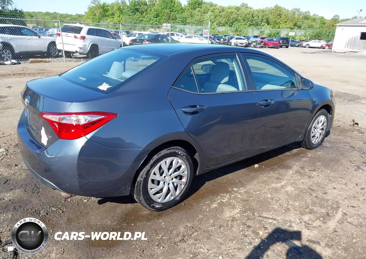 2019 Toyota Corolla Le VIN:2T1BURHE6KC193183 - 4