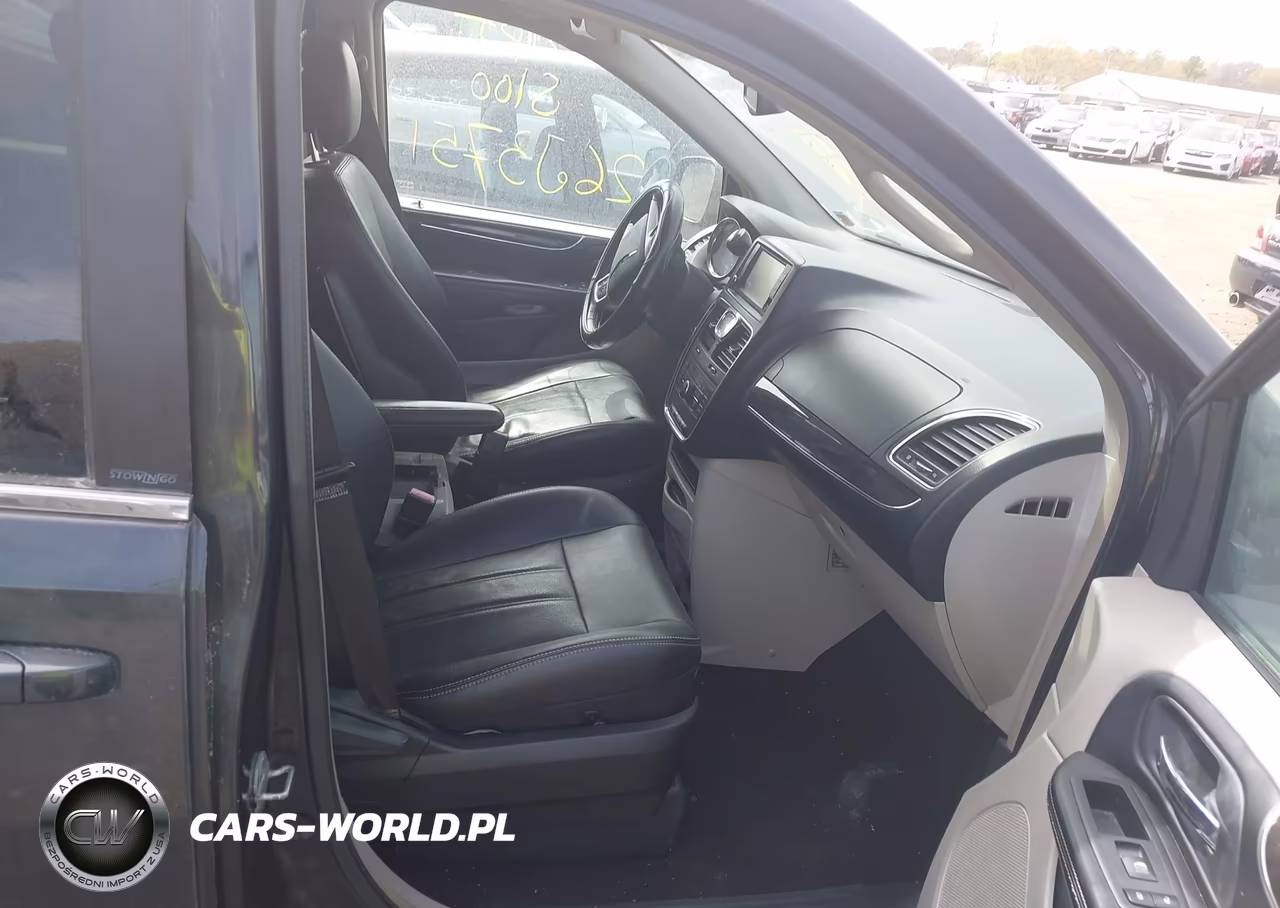 2012 Chrysler Town & Country Touring VIN:2C4RC1BGXCR259667 - 5