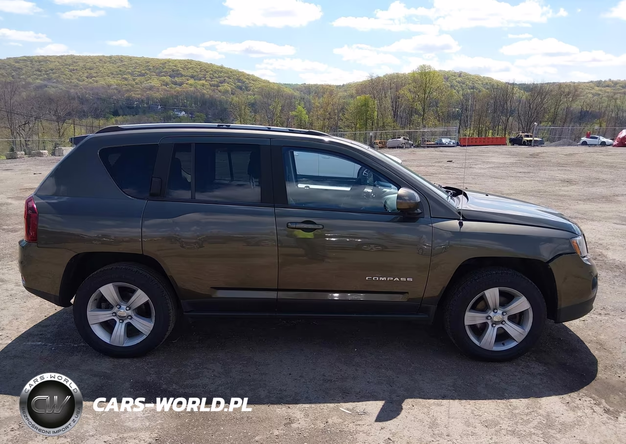 2016 Jeep Compass Latitude VIN:1C4NJDEB5GD586556 - 13