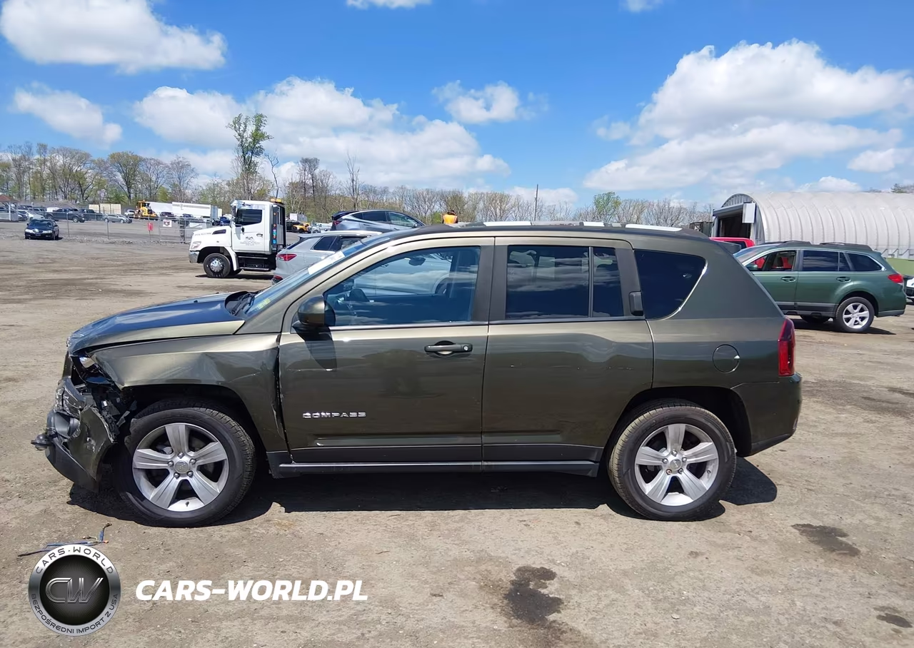 2016 Jeep Compass Latitude VIN:1C4NJDEB5GD586556 - 14