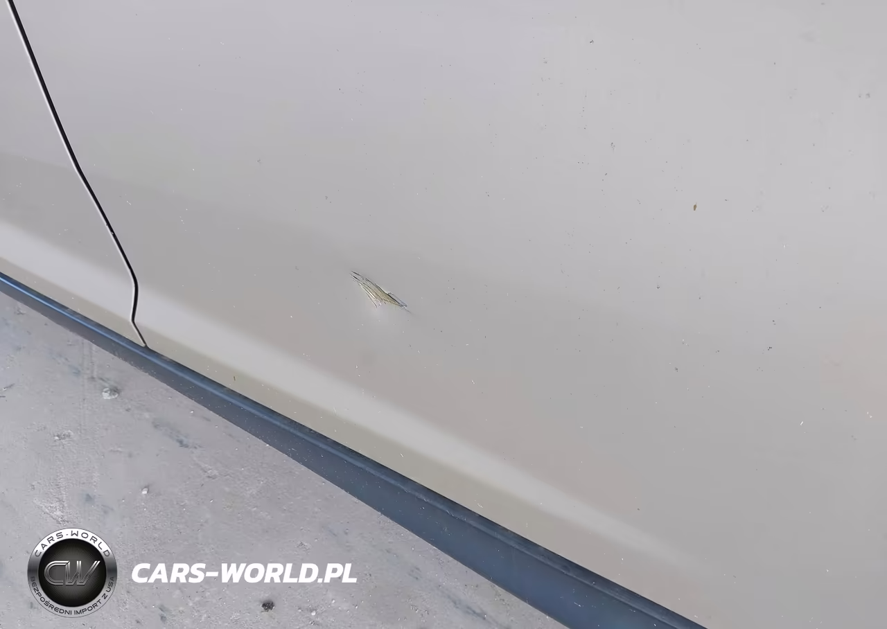 2018 Ford Focus Se VIN:1FADP3F28JL266007 - 14