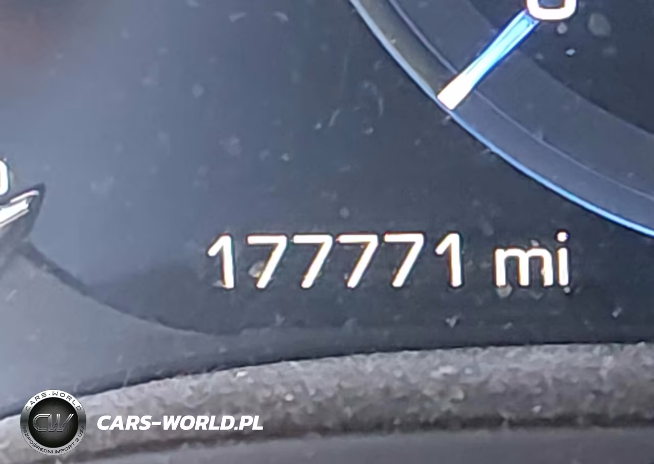 2017 Cadillac Escalade Luxury VIN:1GYS4BKJ8HR338780 - 15