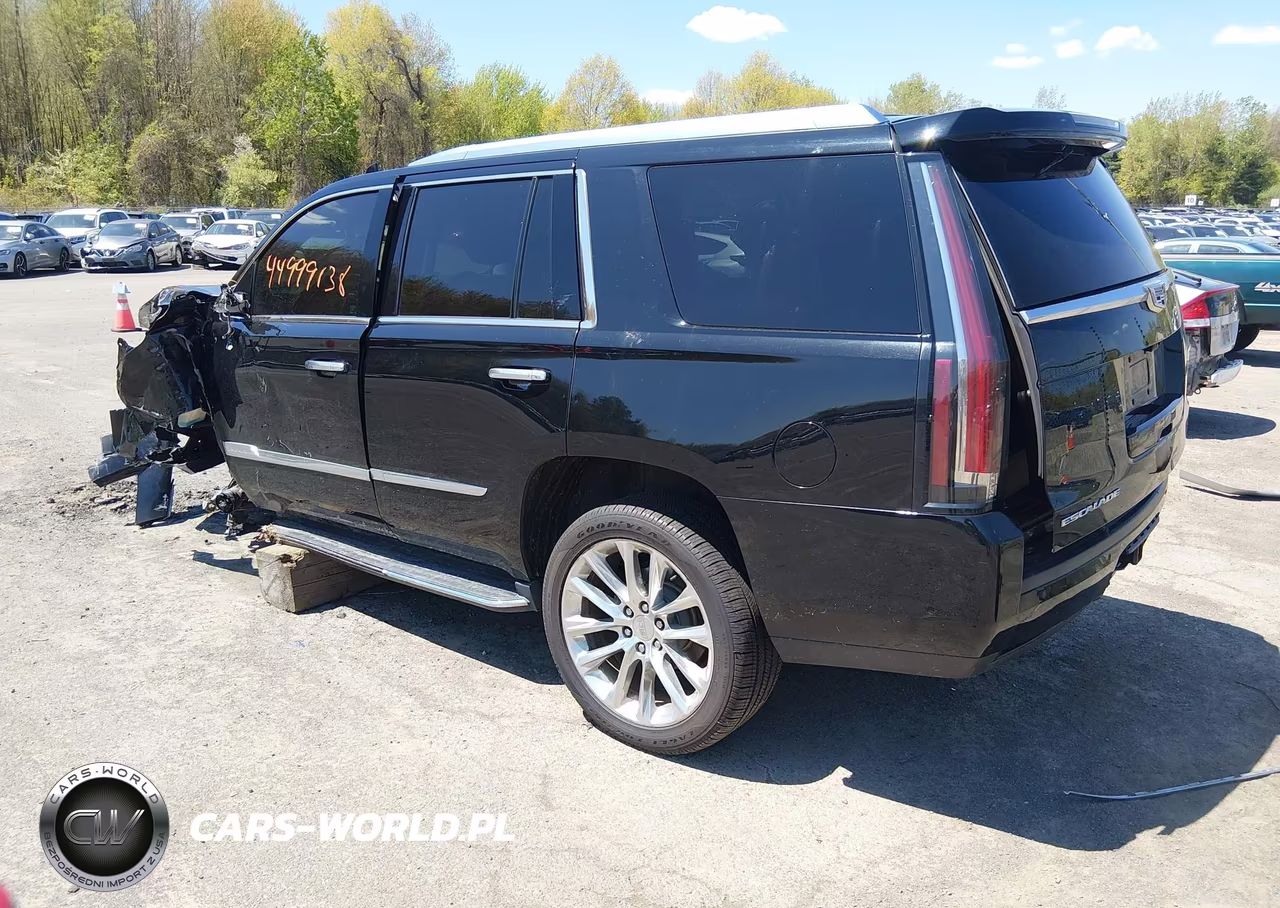 2017 Cadillac Escalade Luxury VIN:1GYS4BKJ8HR338780 - 3