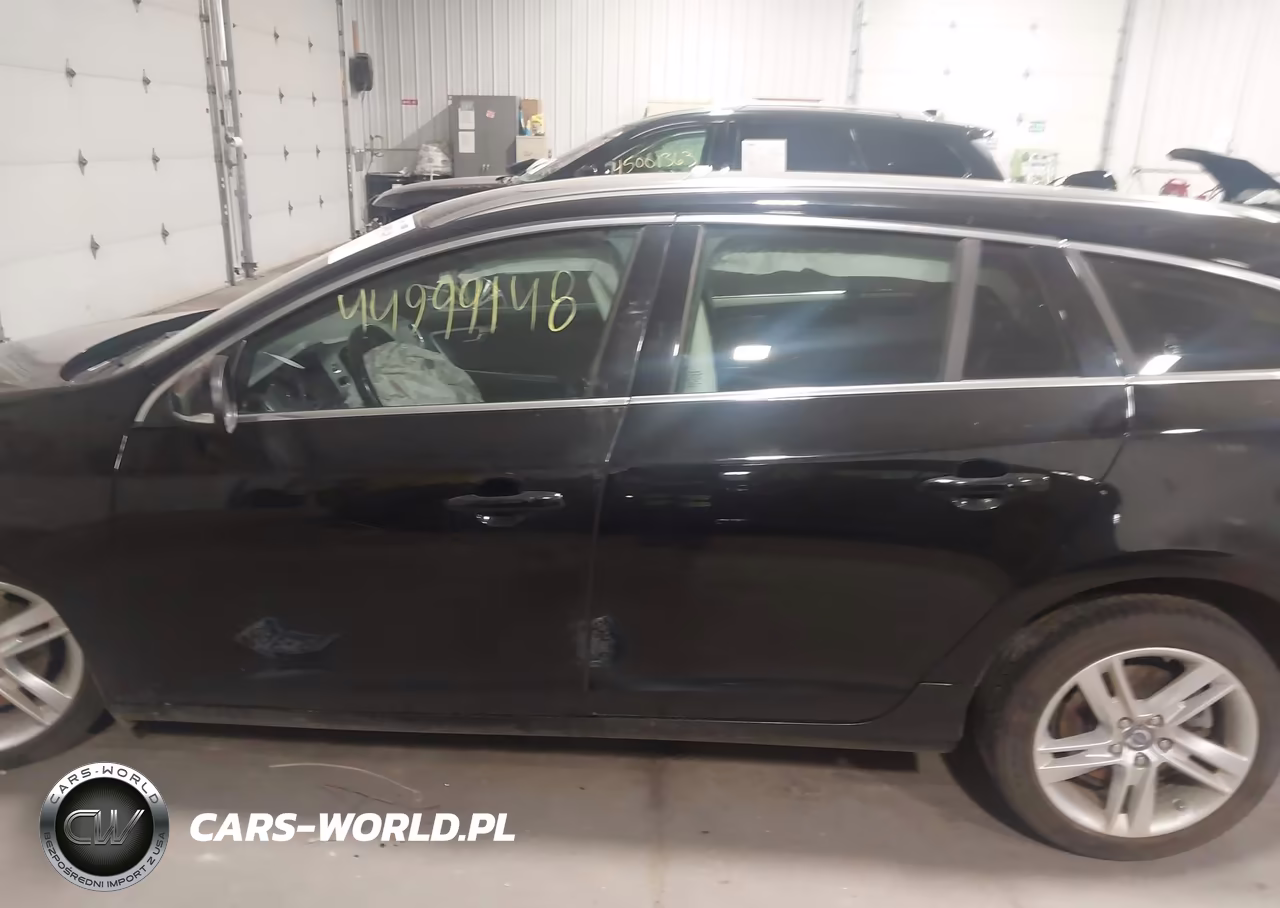 2015 Volvo V60 T5 Premier VIN:YV1612SB7F1186862 - 14