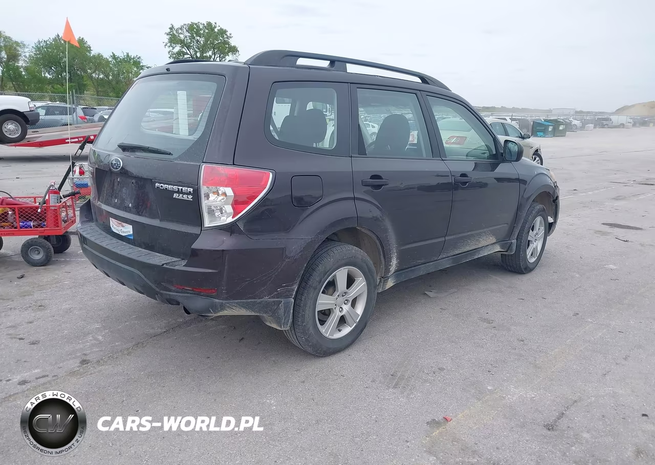2013 Subaru Forester 2.5X VIN:JF2SHABC1DH437609 - 4