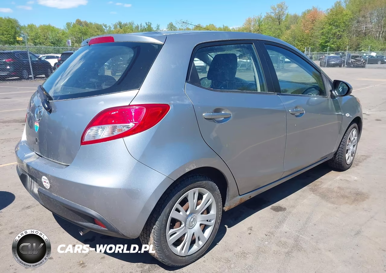 2011 Mazda Mazda2 Sport VIN:JM1DE1HZ6B0107987 - 4