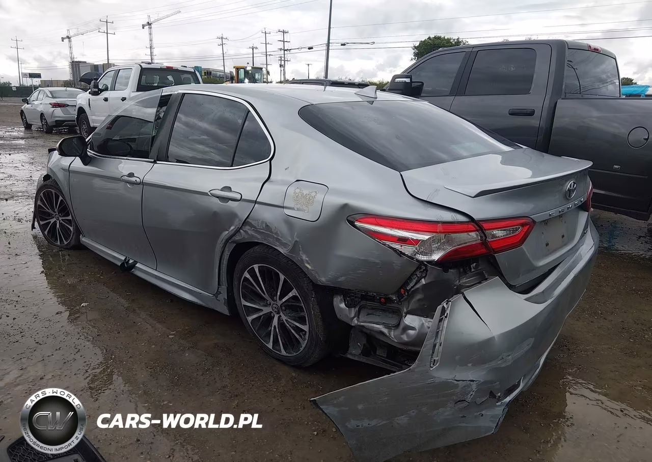 2020 Toyota Camry Se VIN:4T1G11AK9LU893084 - 3