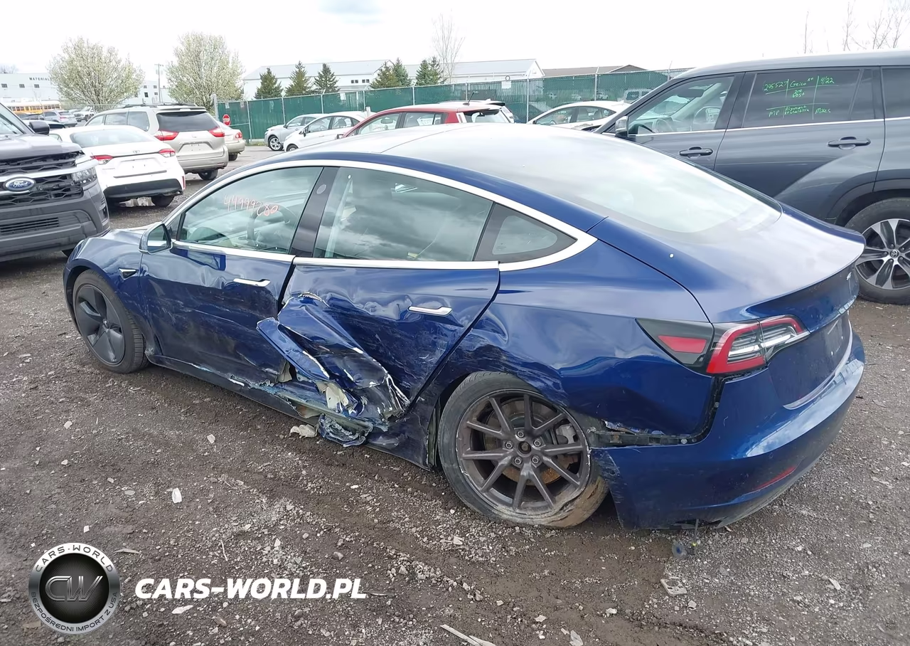 2018 Tesla Model 3 Long Range-Performance VIN:5YJ3E1EB3JF105083 - 3