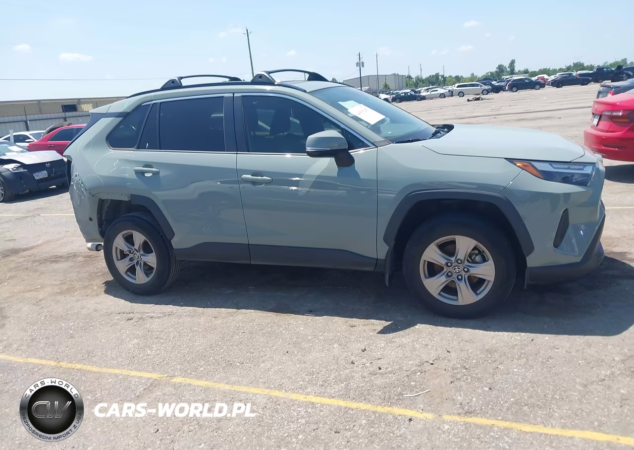 2022 Toyota Rav4 Xle VIN:2T3W1RFV3NW225367 - 13
