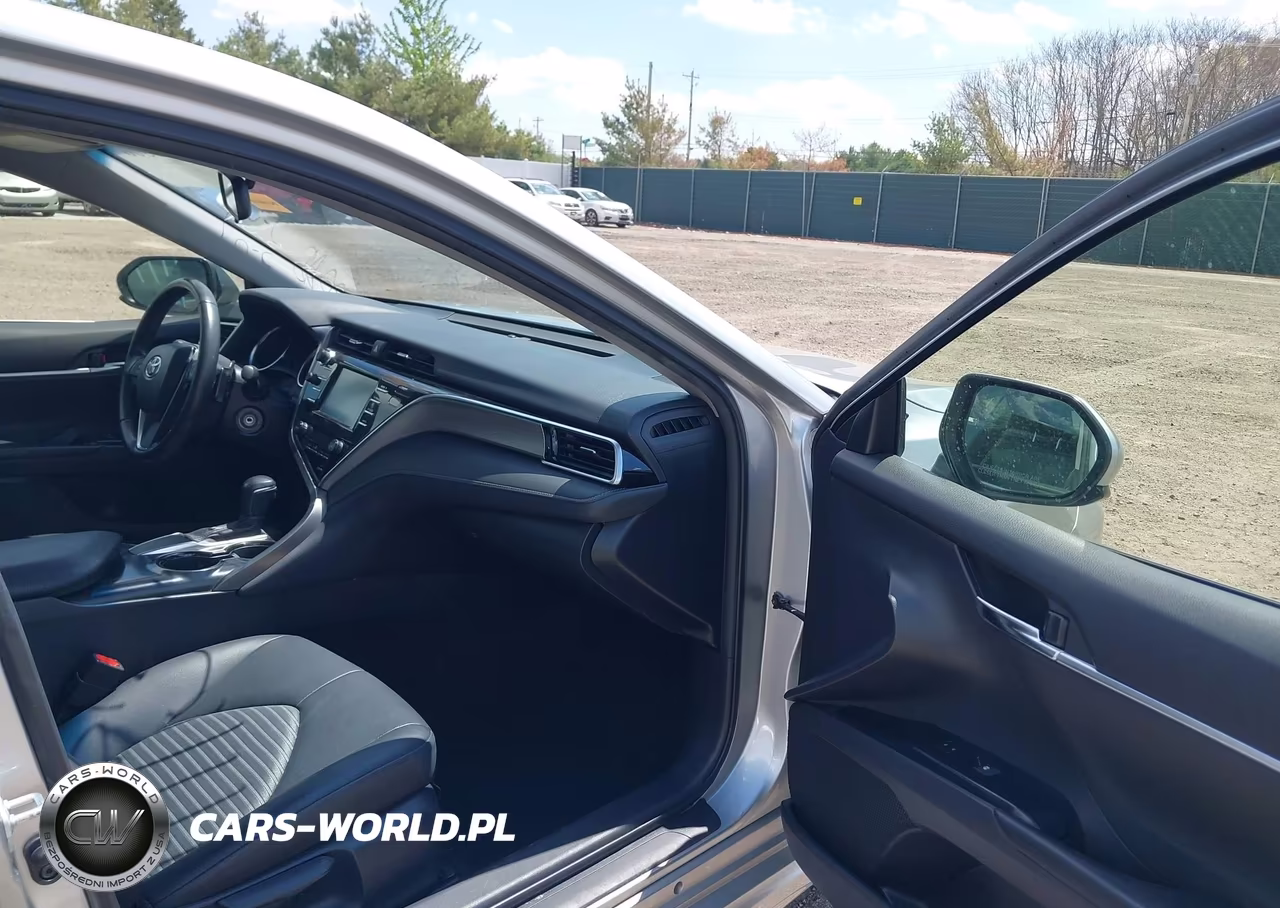 2018 Toyota Camry Se VIN:JTNB11HKXJ3031043 - 5