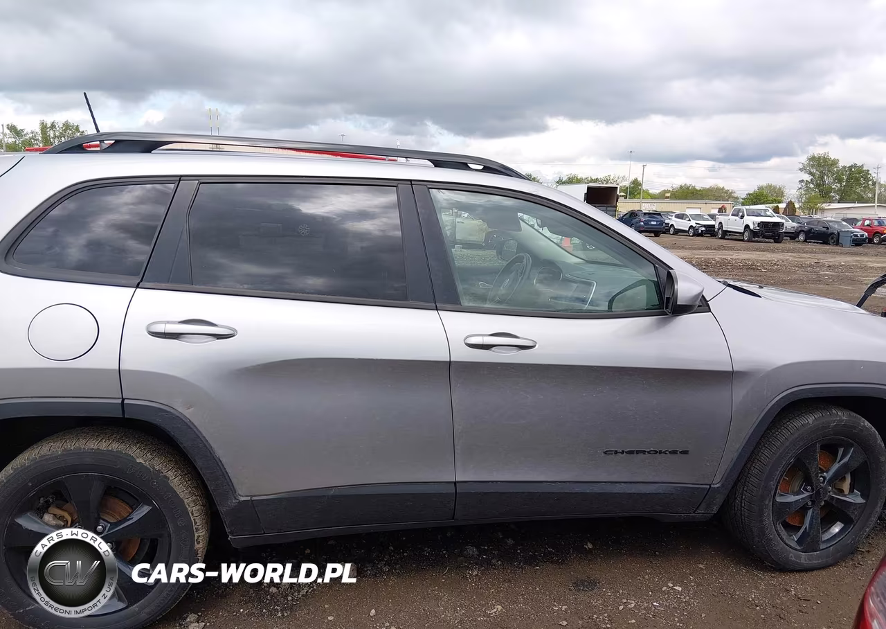 2016 Jeep Cherokee Altitude VIN:1C4PJLCSXGW135469 - 13