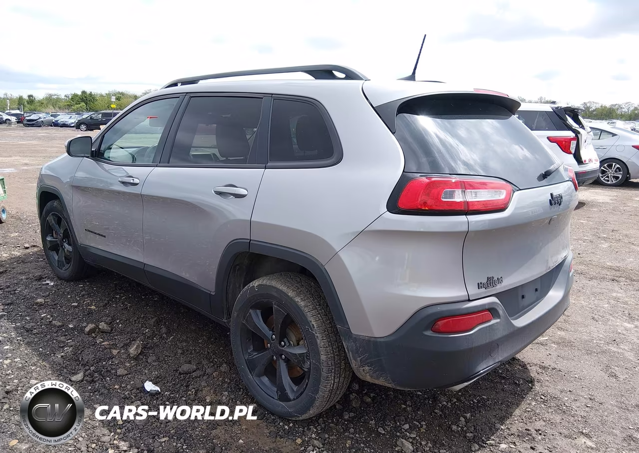 2016 Jeep Cherokee Altitude VIN:1C4PJLCSXGW135469 - 3