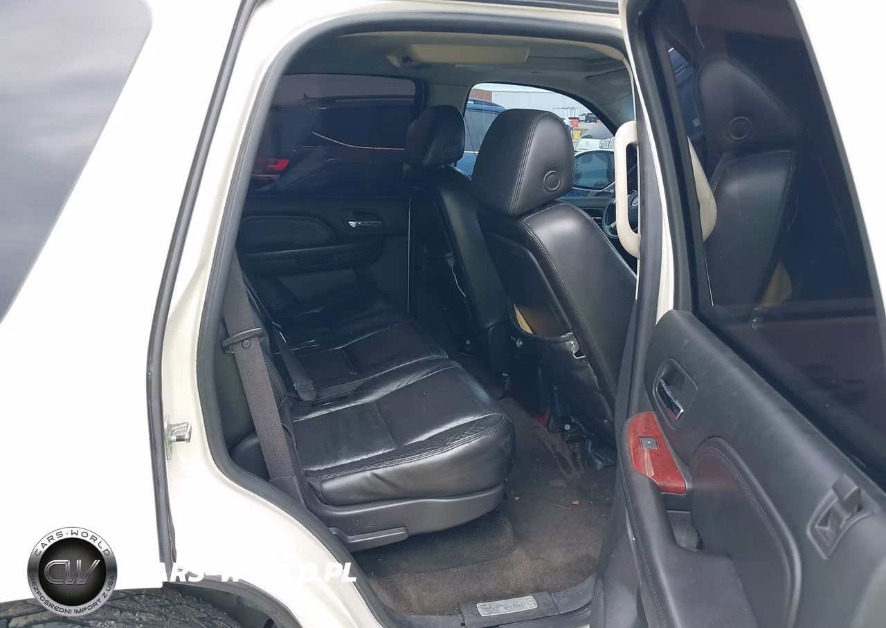 2007 Cadillac Escalade Standard VIN:1GYFK638X7R314005 - 8