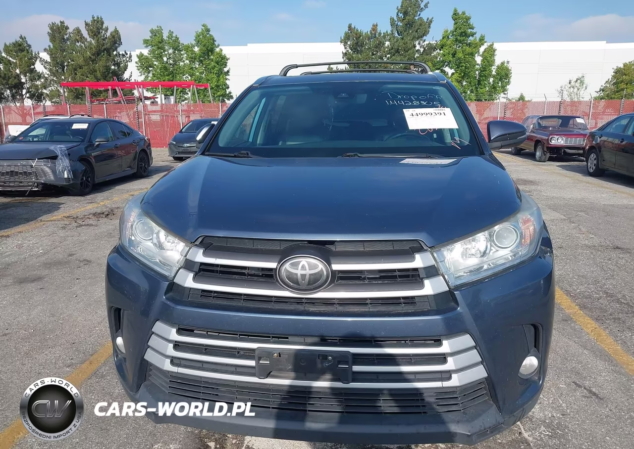 2018 Toyota Highlander Xle VIN:5TDKZRFH8JS285237 - 12