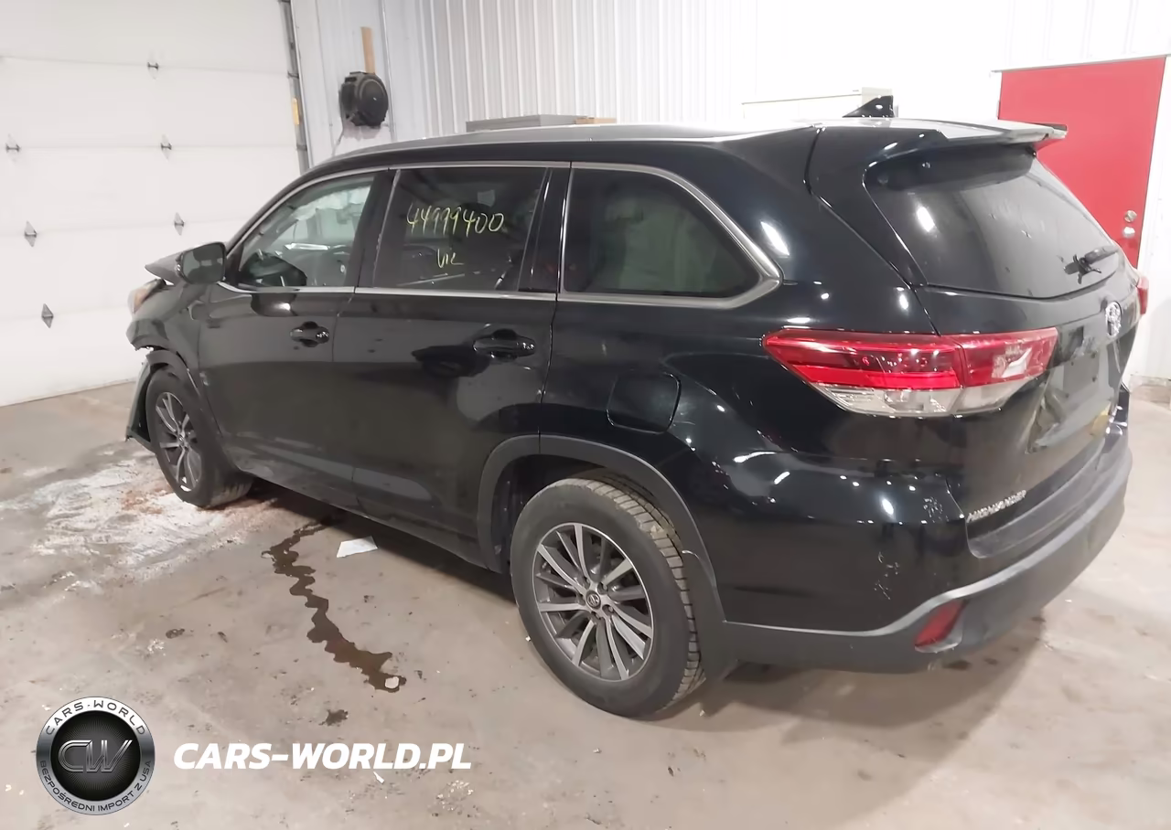2017 Toyota Highlander Xle VIN:5TDJZRFH8HS437927 - 3