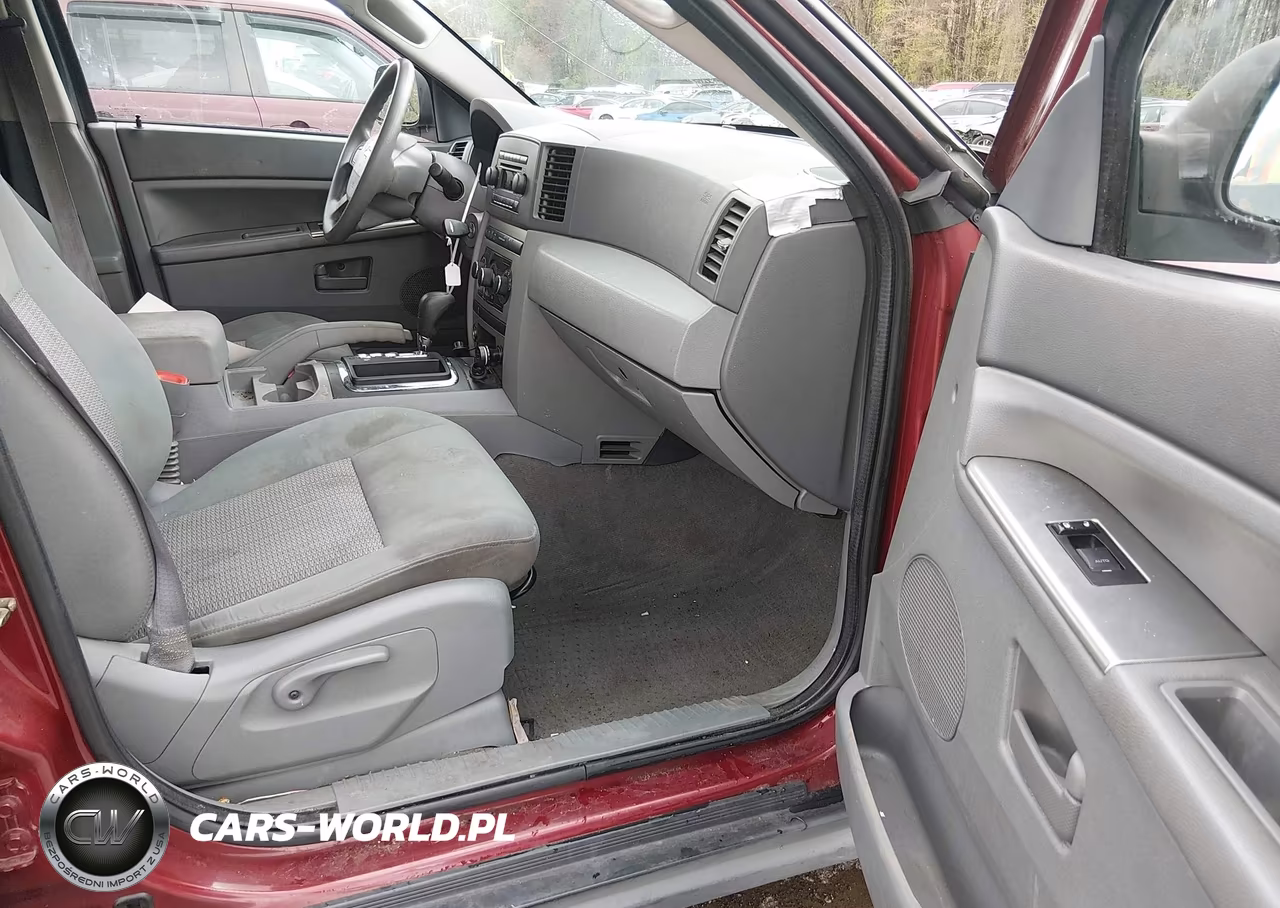 2007 Jeep Grand Cherokee Laredo VIN:1J8GR48K07C588372 - 5