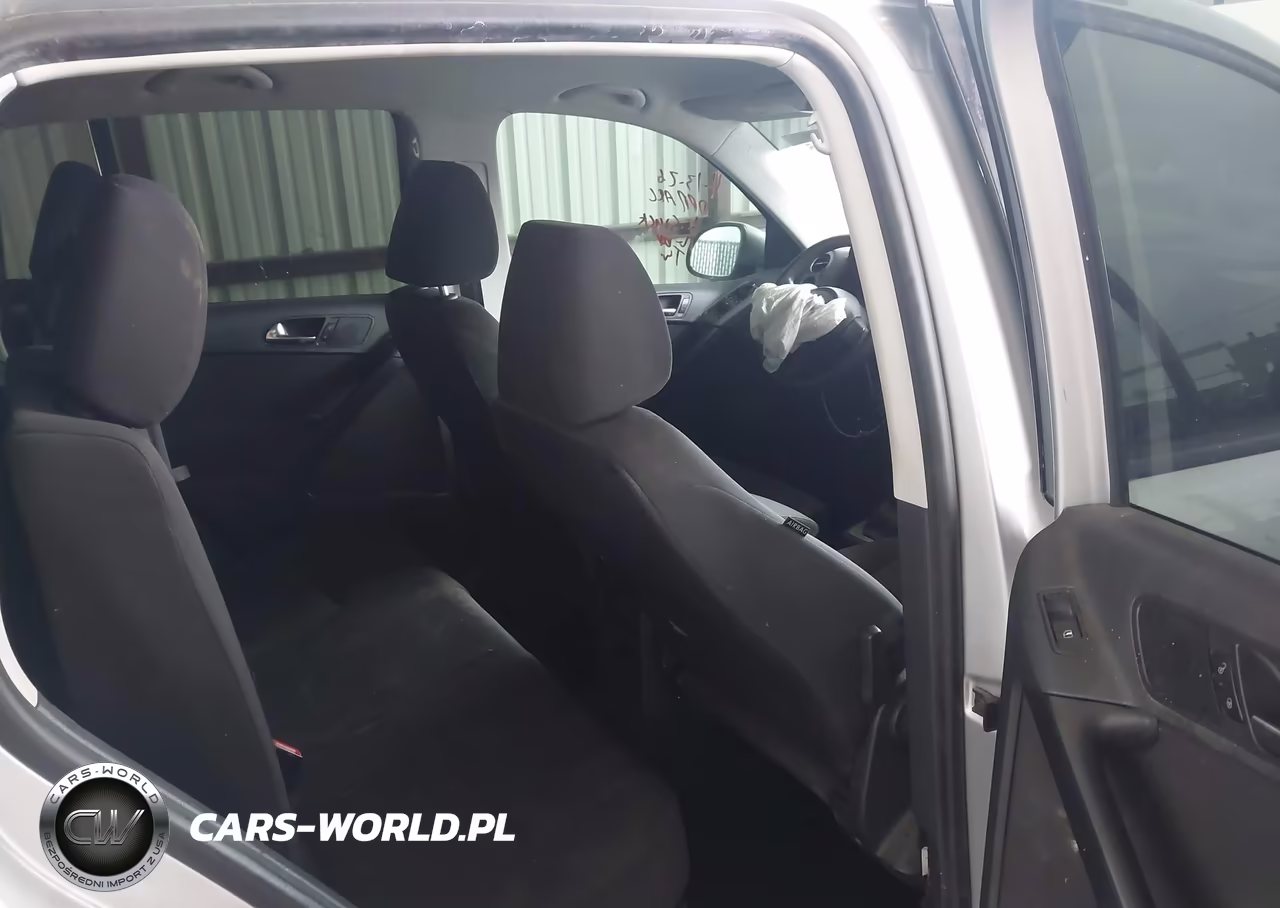 2017 Volkswagen Tiguan 2.0T-2.0T S VIN:WVGAV7AXXHK050863 - 8