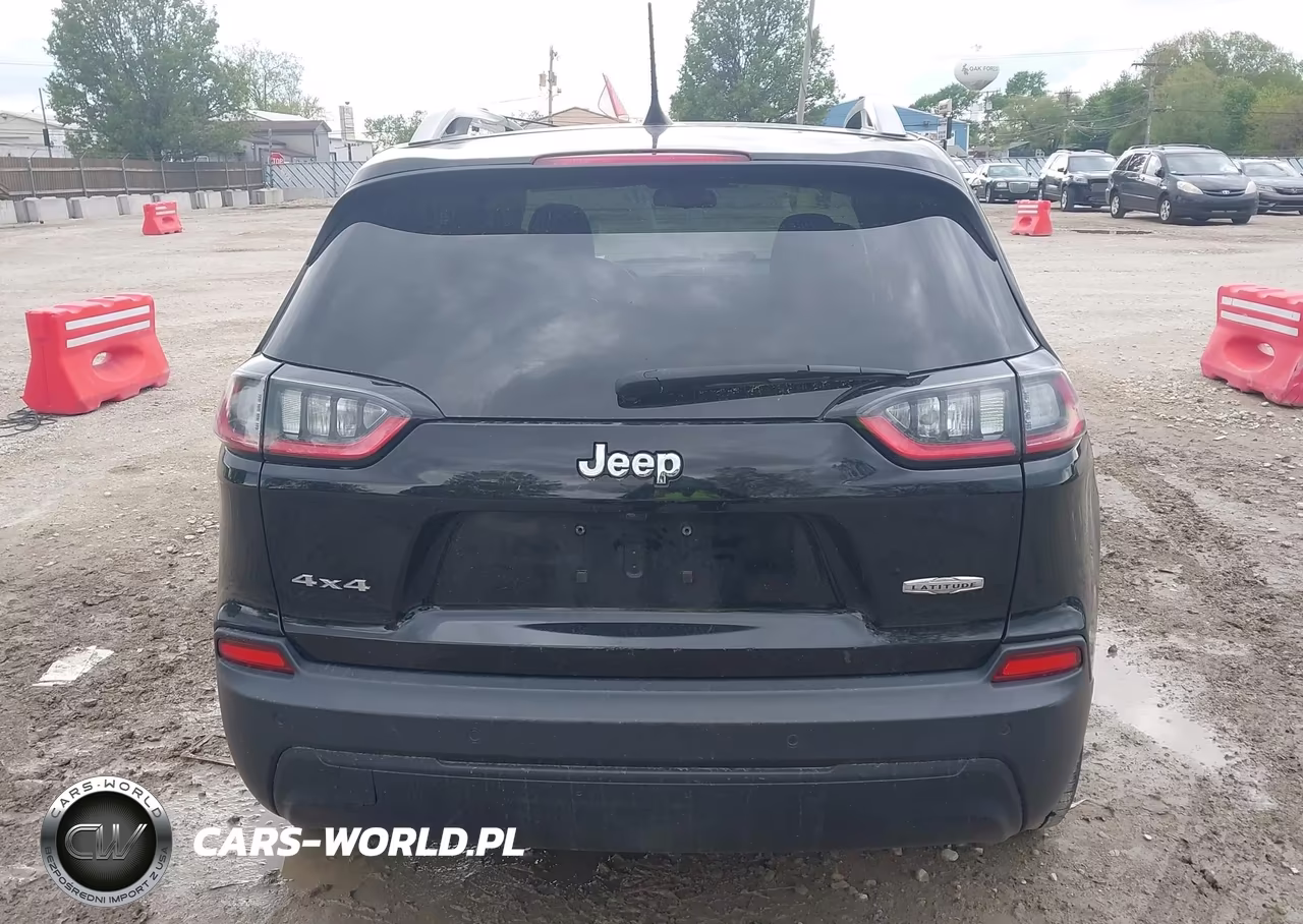 2019 Jeep Cherokee Latitude 4X4 VIN:1C4PJMCB8KD453794 - 16