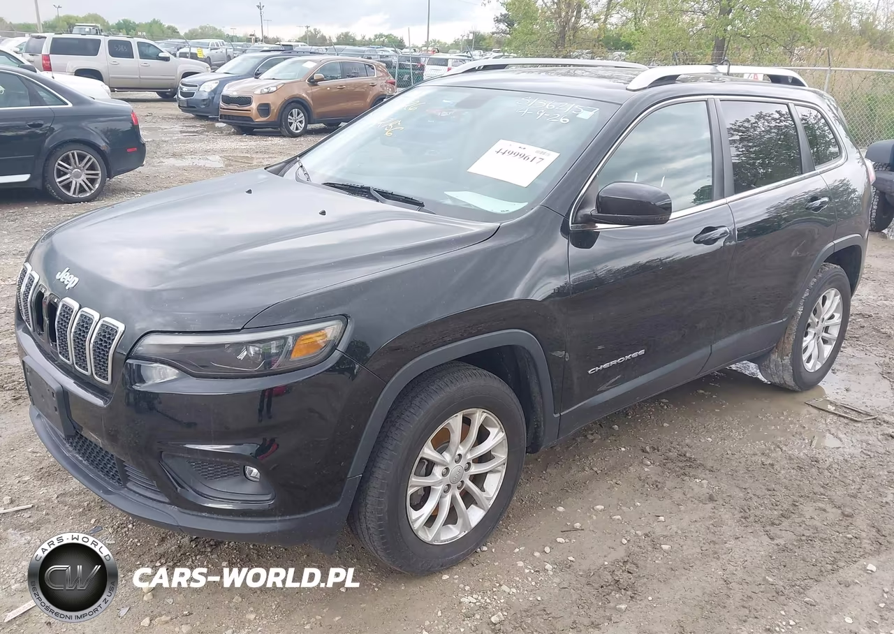 2019 Jeep Cherokee Latitude 4X4 VIN:1C4PJMCB8KD453794 - 2