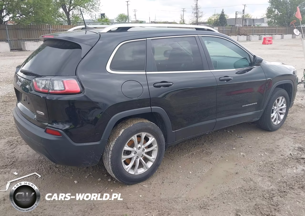 2019 Jeep Cherokee Latitude 4X4 VIN:1C4PJMCB8KD453794 - 4