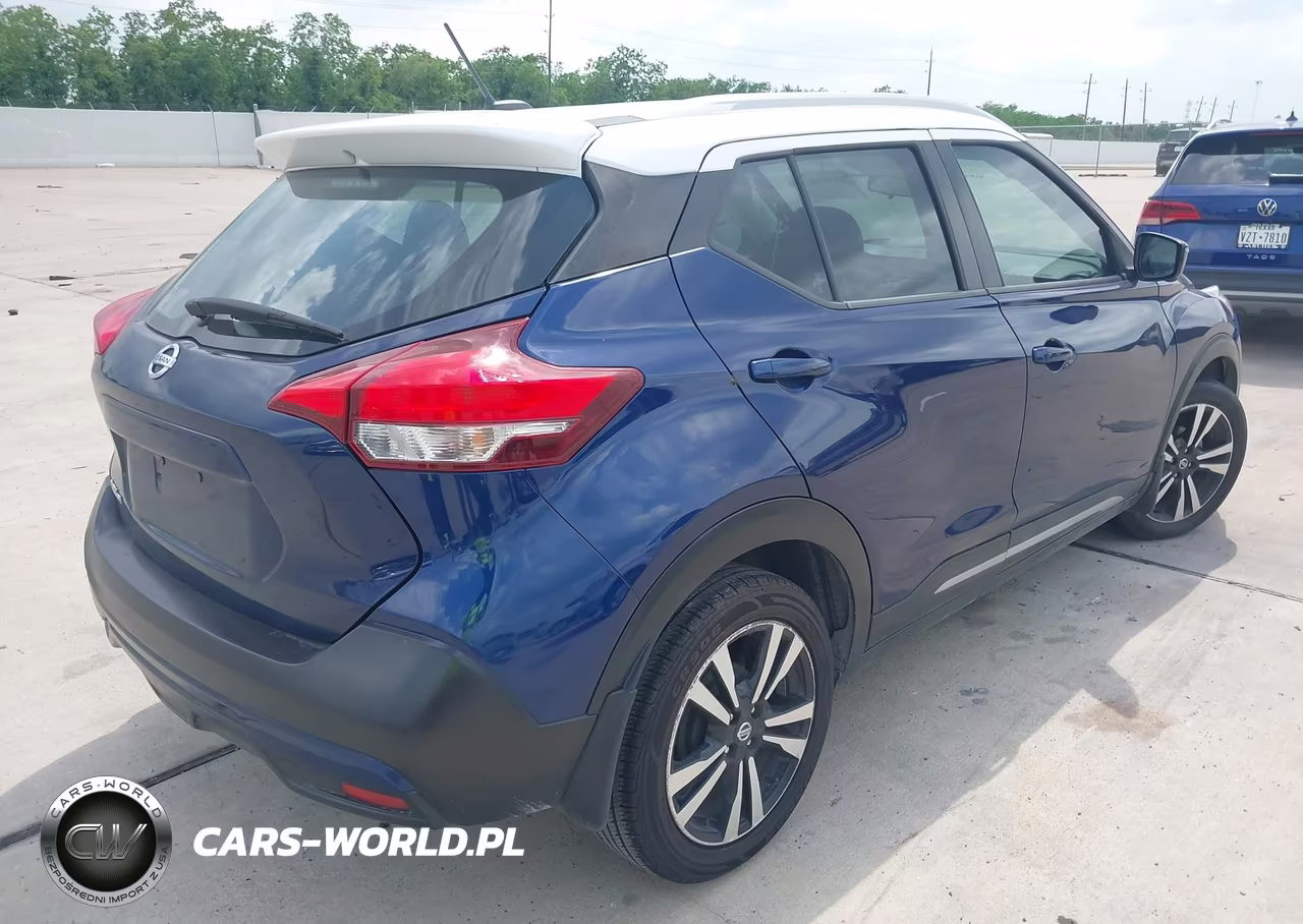 2019 Nissan Kicks Sr VIN:3N1CP5CU7KL534190 - 4
