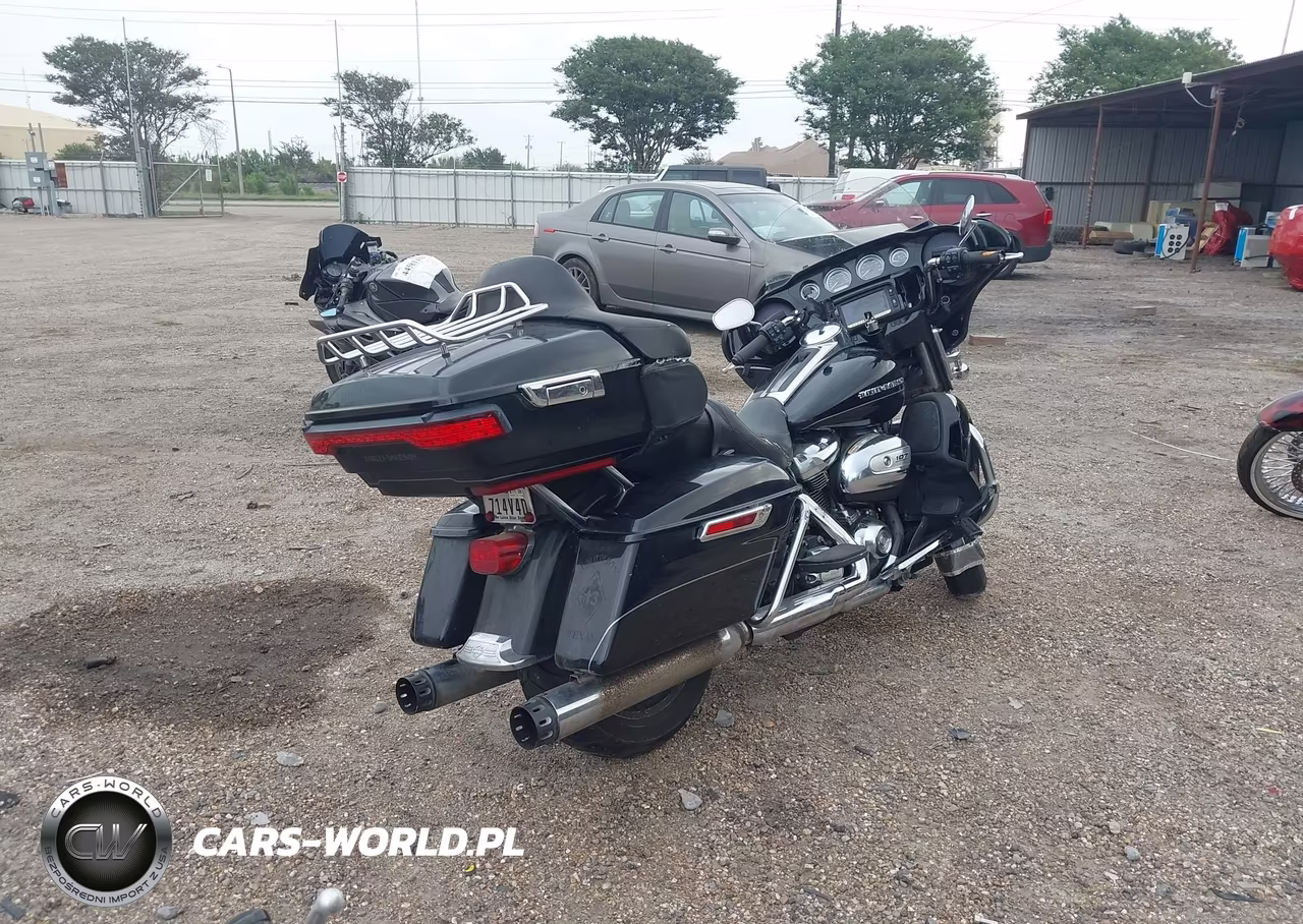 2017 Harley-Davidson Flhtk Ultra Limited VIN:1HD1KED10HB677529 - 4