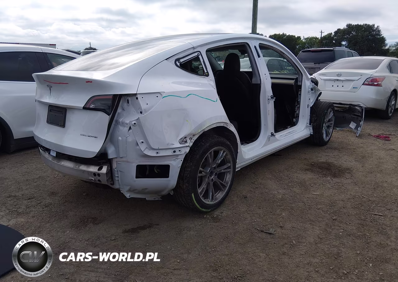 2024 Tesla Model Y Long Range Dual Motor All-Wheel Drive VIN:7SAYGDEE4RA219018 - 4