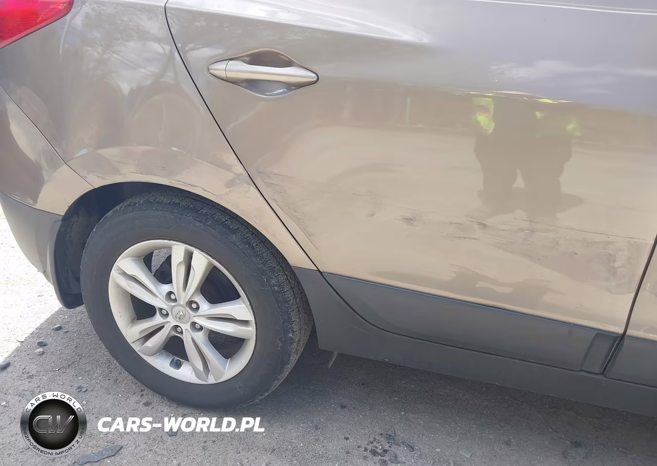 2010 Hyundai Tucson Gls VIN:KM8JU3AC9AU060450 - 6