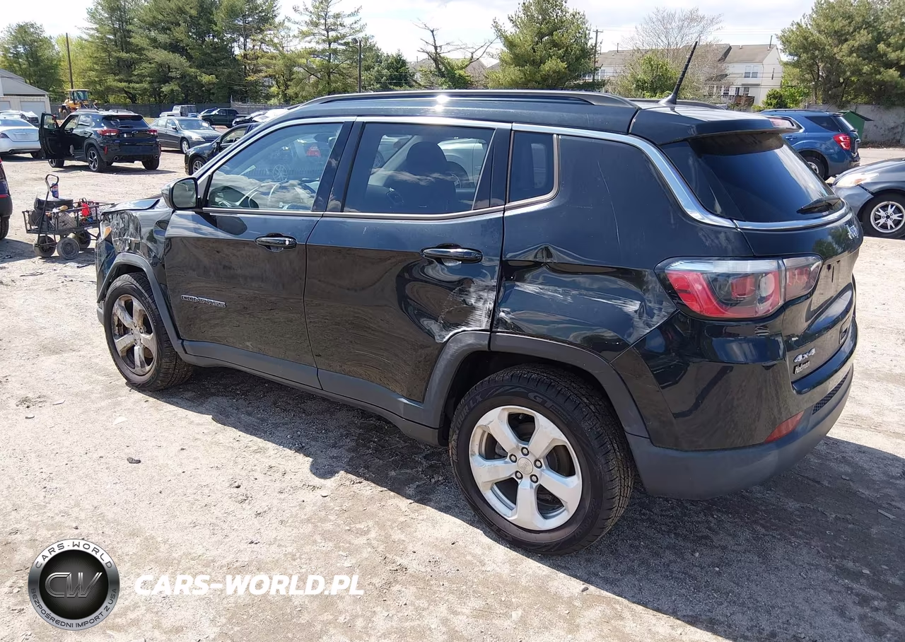2017 Jeep New Compass Latitude 4X4 VIN:3C4NJDBB9HT680147 - 3
