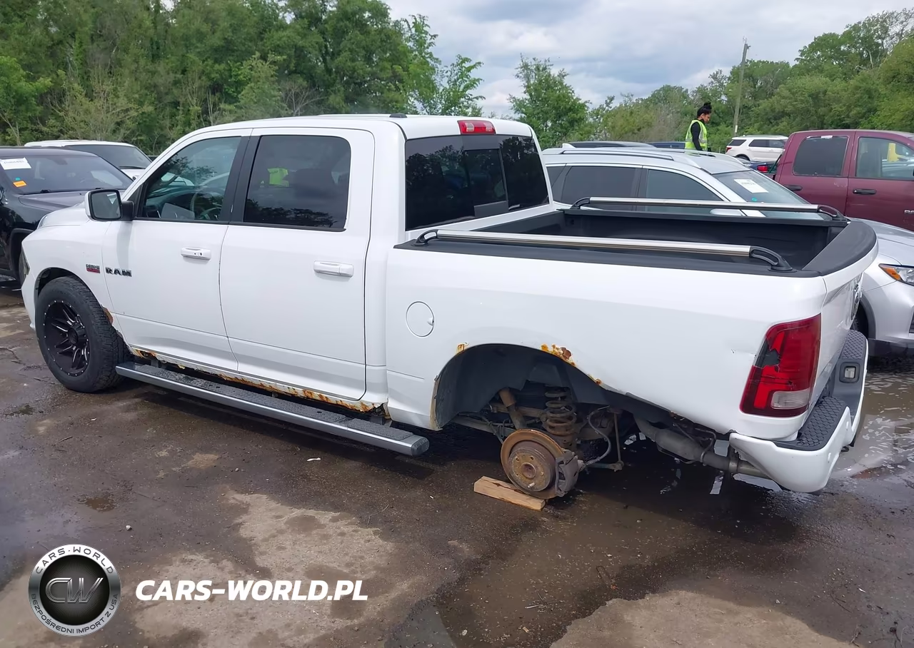 2014 Ram 1500 Sport VIN:1C6RR7MT0ES189651 - 3