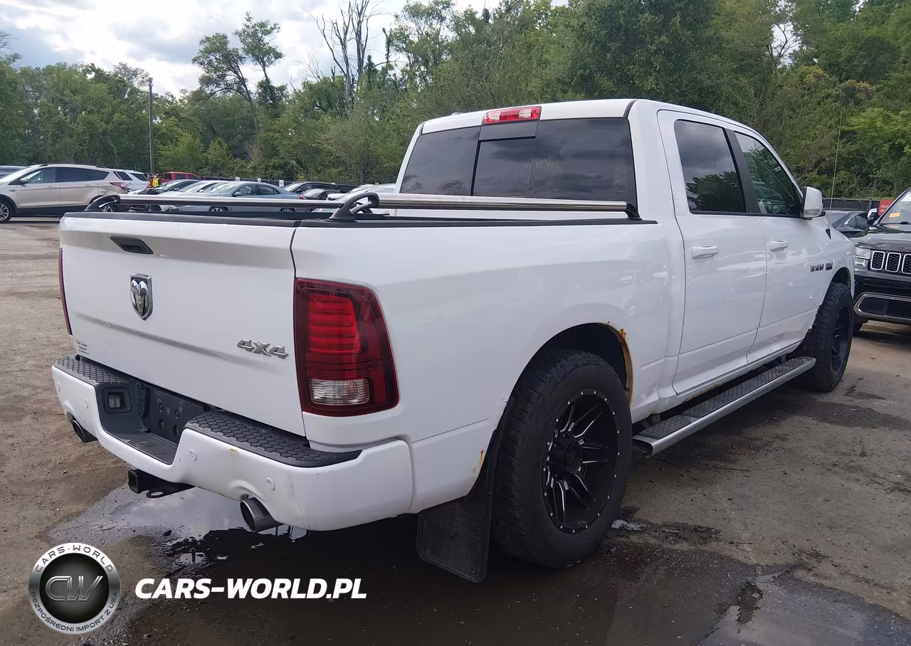 2014 Ram 1500 Sport VIN:1C6RR7MT0ES189651 - 4