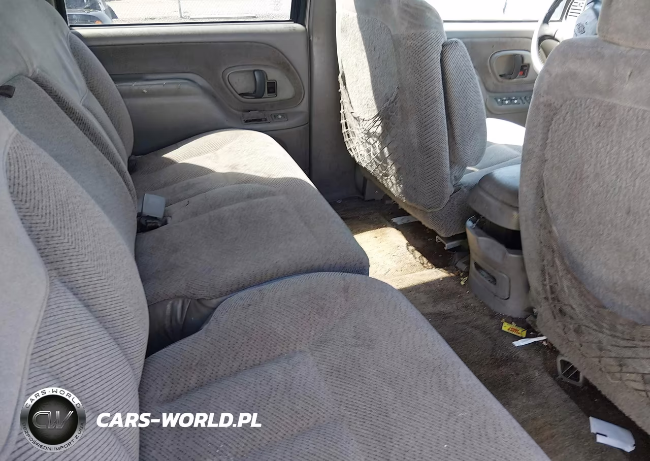1999 Chevrolet Suburban 1500 VIN:3GNFK16R8XG270610 - 8