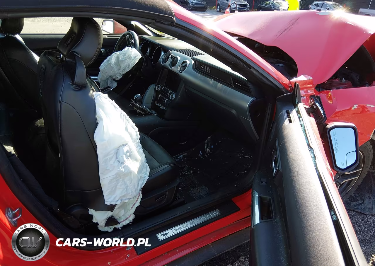 2020 Ford Mustang Ecoboost Premium VIN:1FATP8UH5L5137892 - 5