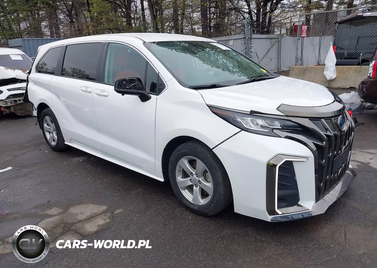 2022 Toyota Sienna Le
