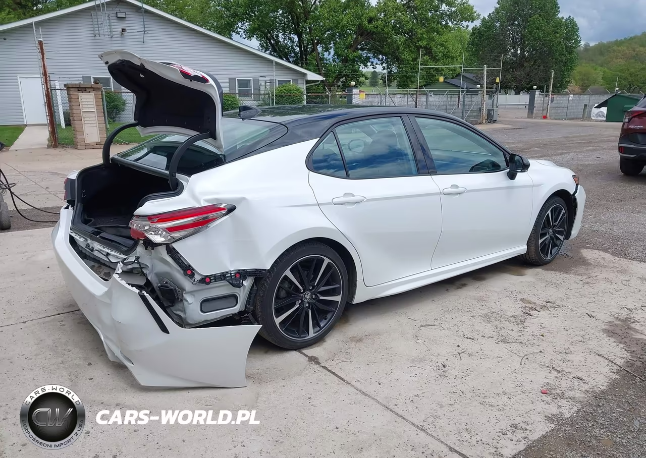 2020 Toyota Camry Xse VIN:4T1K61AK0LU361735 - 4