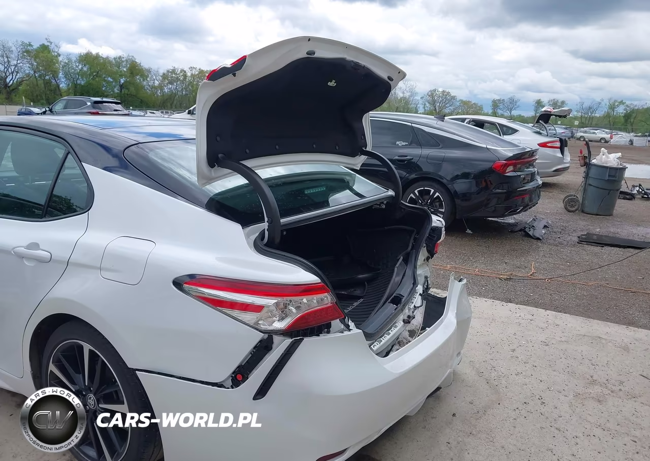 2020 Toyota Camry Xse VIN:4T1K61AK0LU361735 - 6