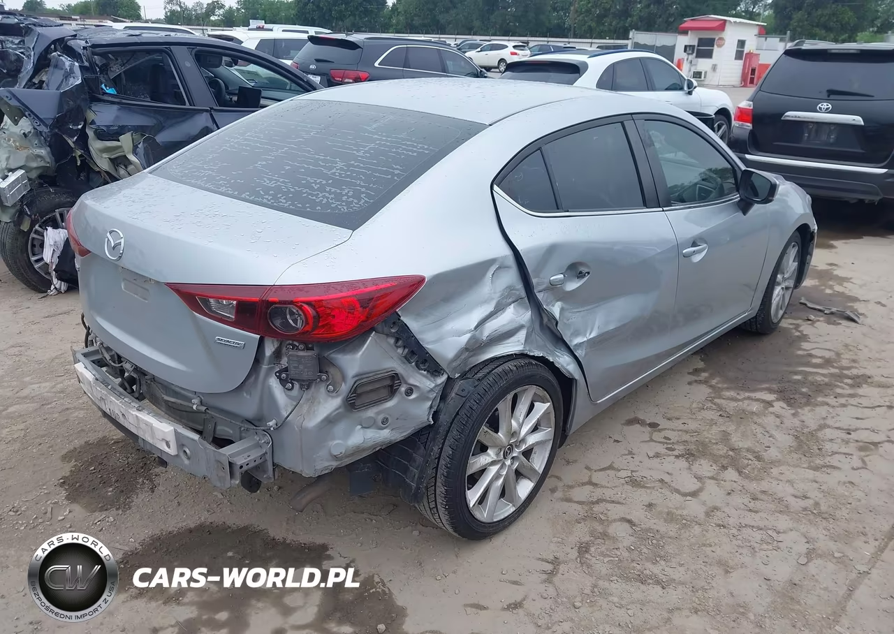 2017 Mazda Mazda3 Touring VIN:JM1BN1V77H1106070 - 4