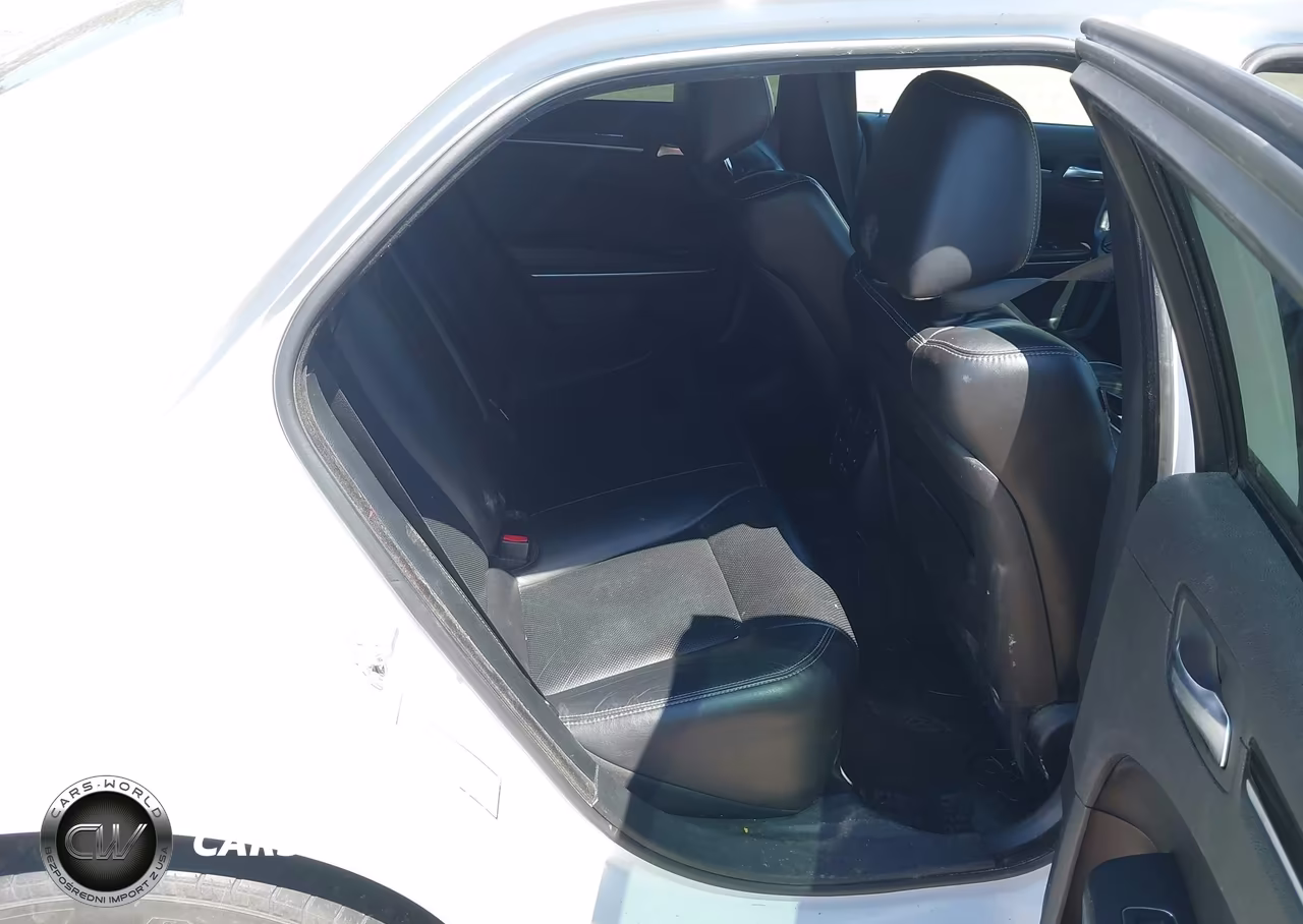 2018 Chrysler 300 300S Awd VIN:2C3CCAGG8JH276053 - 8