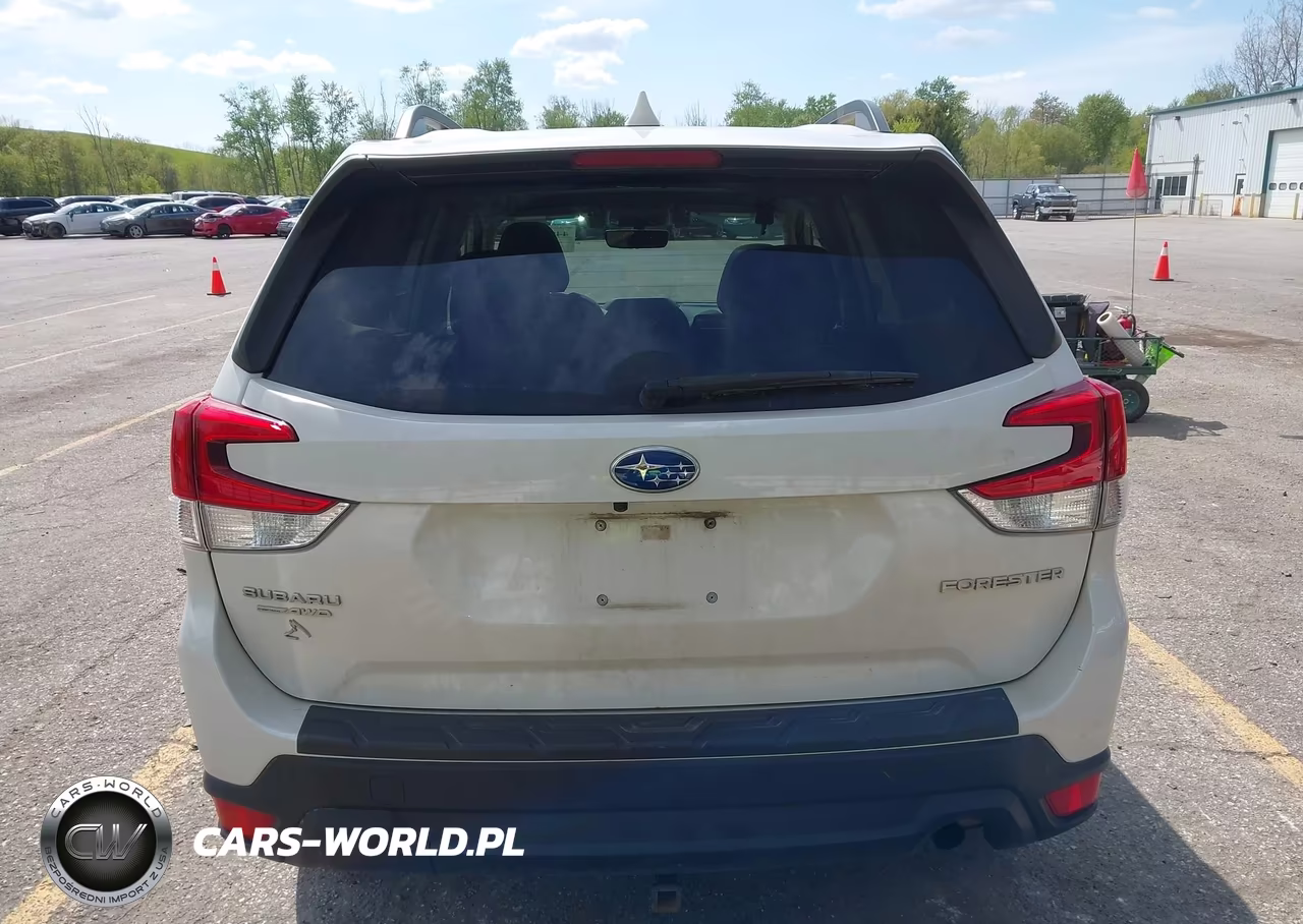 2019 Subaru Forester Premium VIN:JF2SKAEC3KH568633 - 16