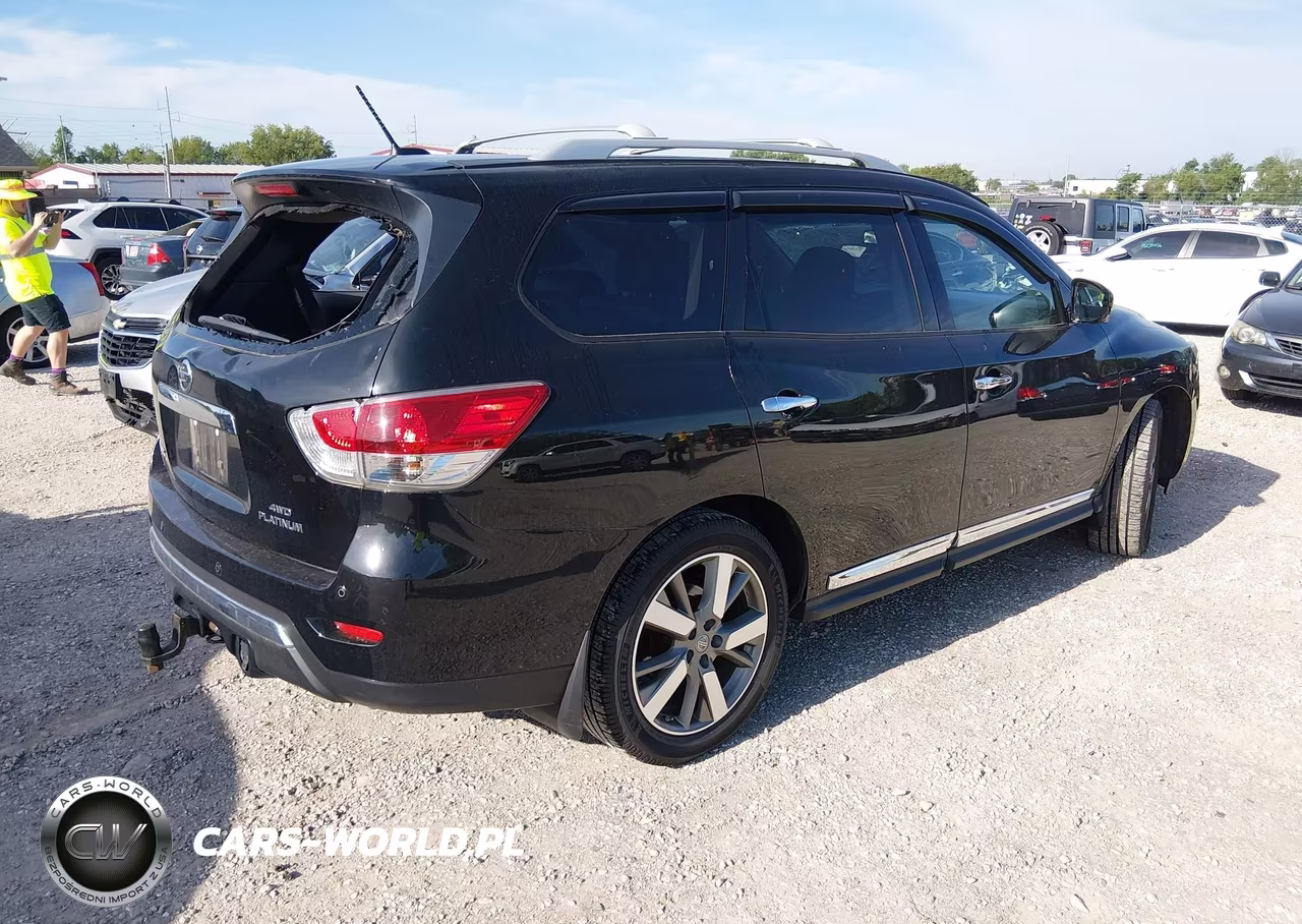 2015 Nissan Pathfinder Platinum VIN:5N1AR2MM3FC660894 - 4