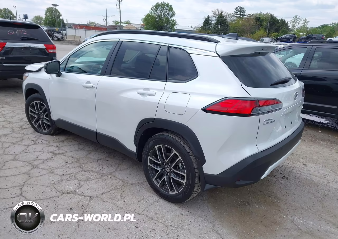 2026 Toyota Corolla Cross Xle VIN:7MUDAABG6TV181790 - 3