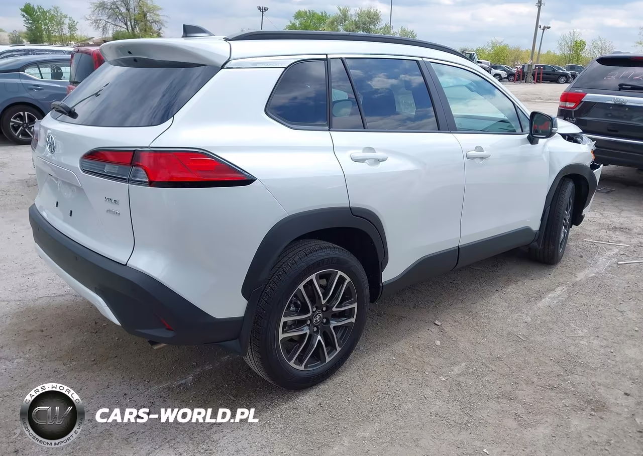 2026 Toyota Corolla Cross Xle VIN:7MUDAABG6TV181790 - 4