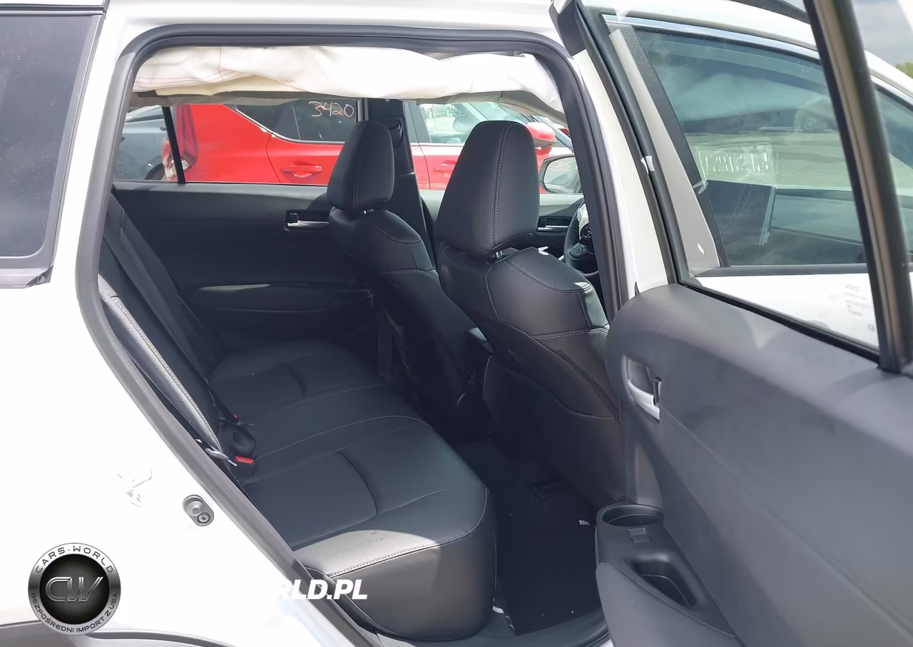 2026 Toyota Corolla Cross Xle VIN:7MUDAABG6TV181790 - 8