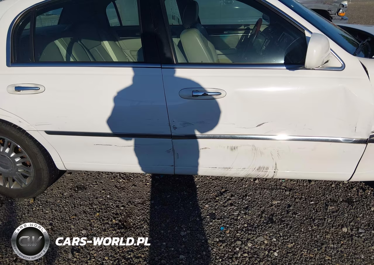 2008 Lincoln Town Car Signature Limited VIN:2LNHM82VX8X634309 - 14