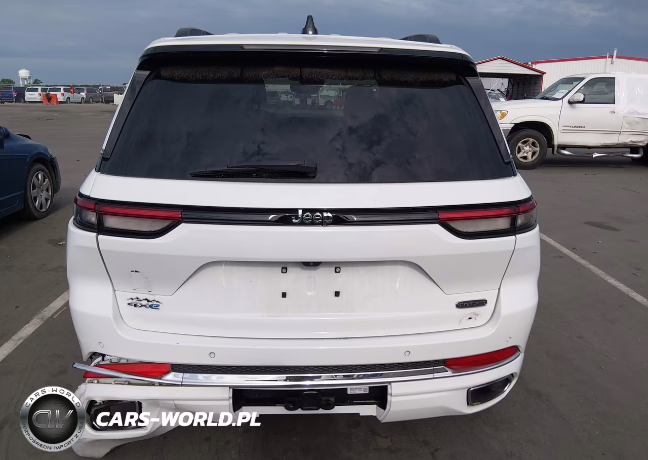 2023 Jeep Grand Cherokee 4Xe Overland VIN:1C4RJYD61PC666066 - 16