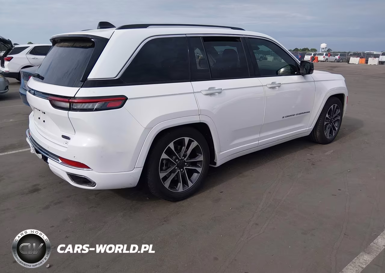 2023 Jeep Grand Cherokee 4Xe Overland VIN:1C4RJYD61PC666066 - 4