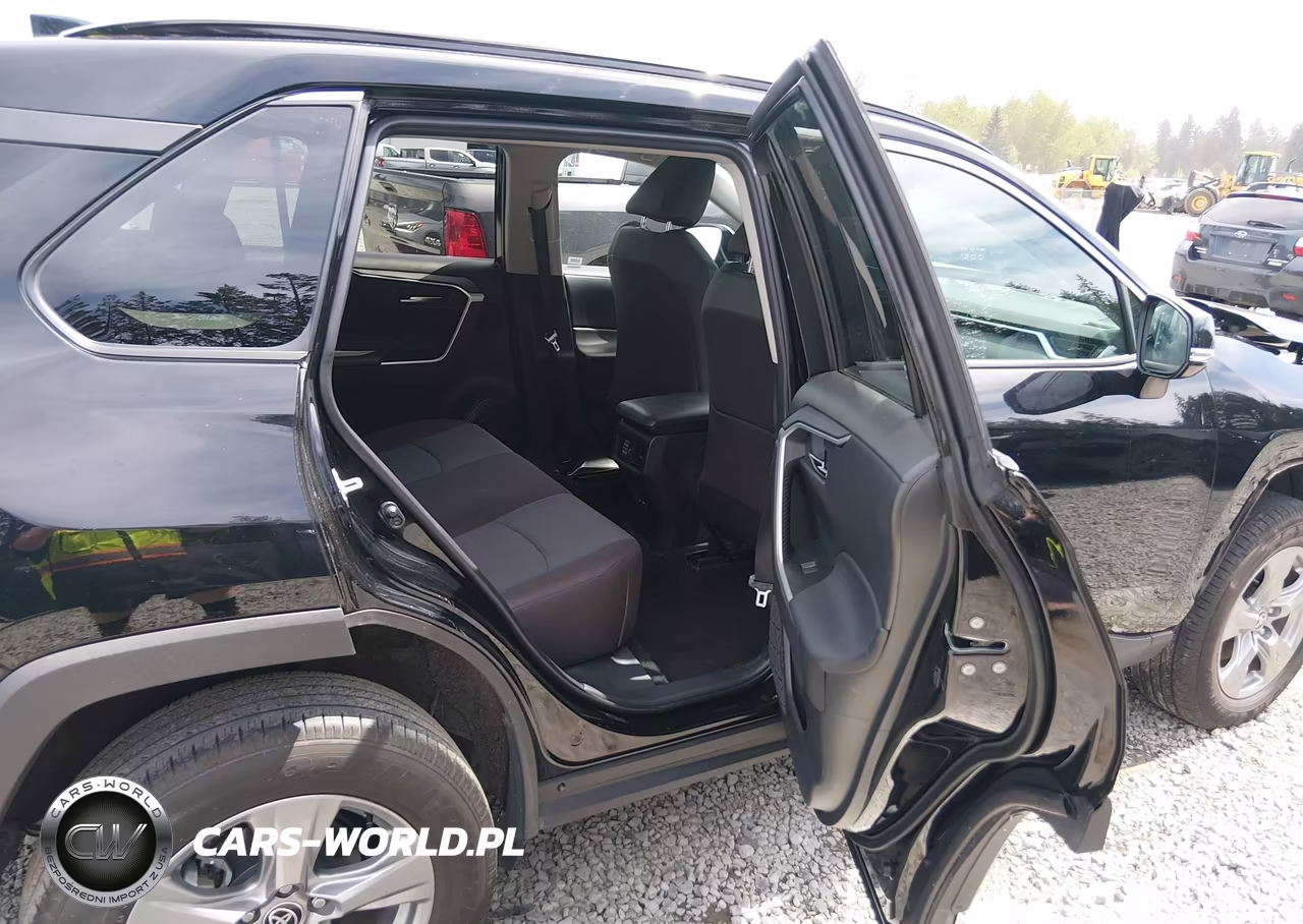 2024 Toyota Rav4 Xle VIN:2T3P1RFV1RC456988 - 8