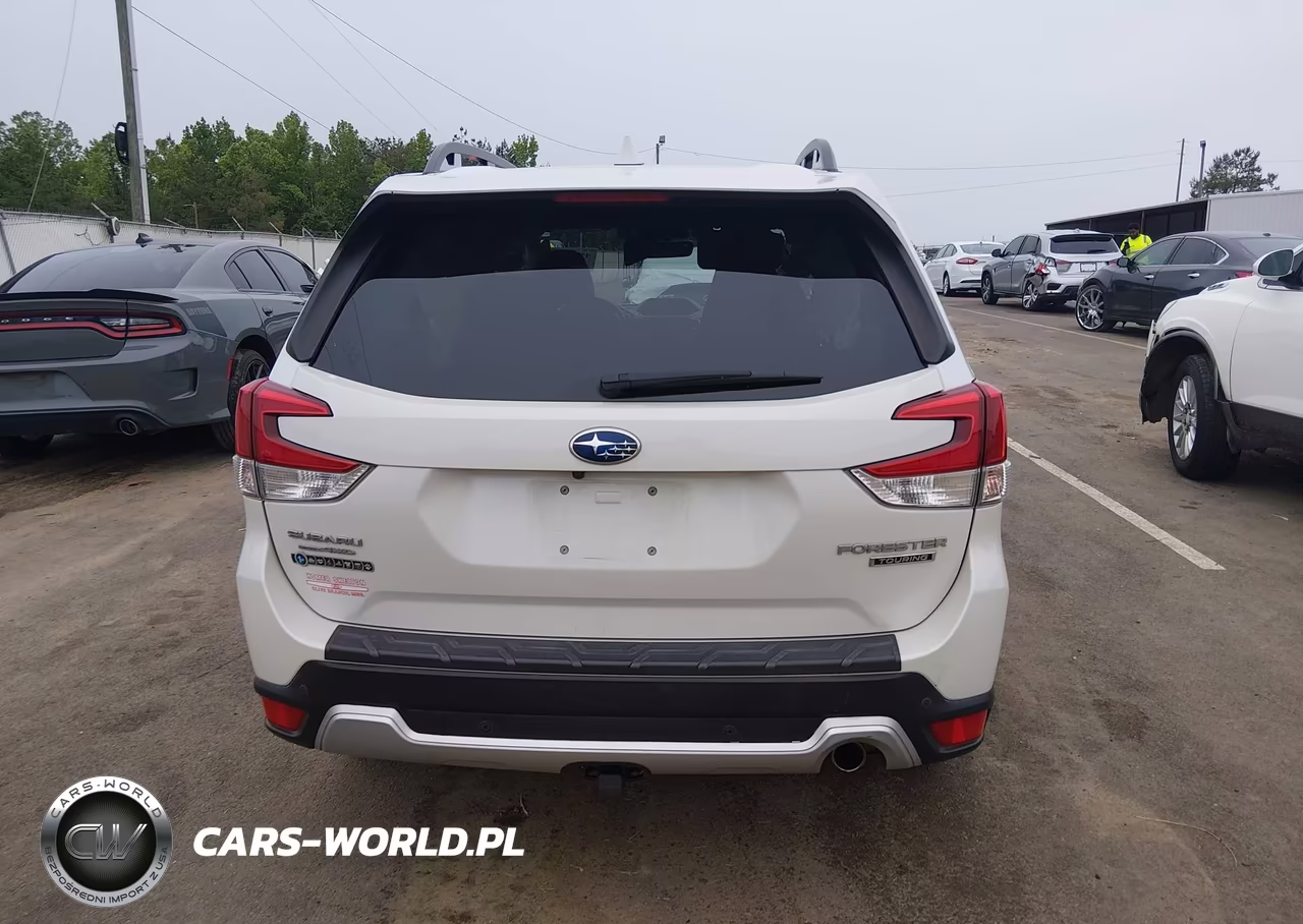 2020 Subaru Forester Touring VIN:JF2SKAXC9LH541516 - 17