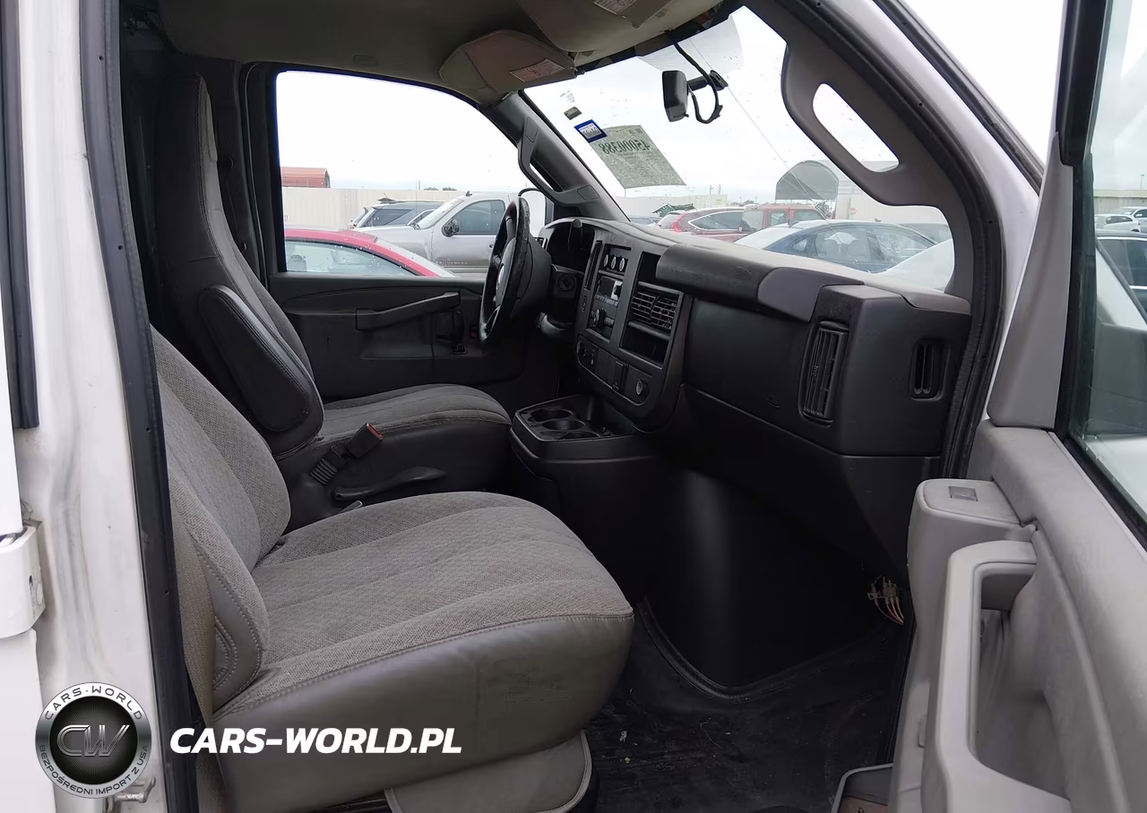 2017 Chevrolet Express 2500 Work Van VIN:1GCWGAFF9H1347498 - 5